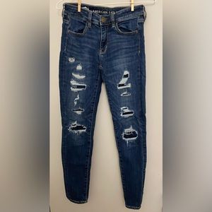 American Eagle Women’s Size 2 Short Jeggings; Dark Wash; Ripped